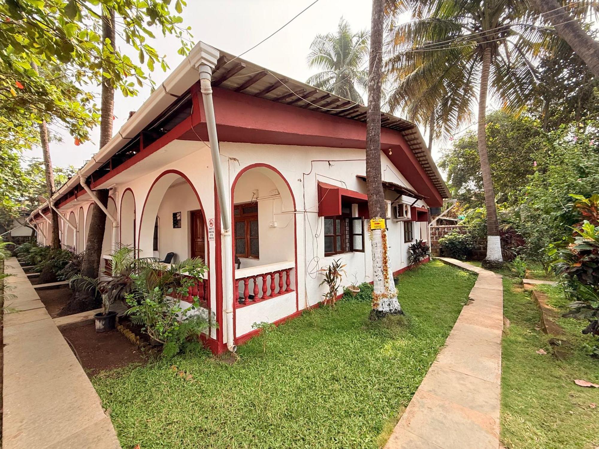 Red Sea Beach Resort Anjuna Exterior foto